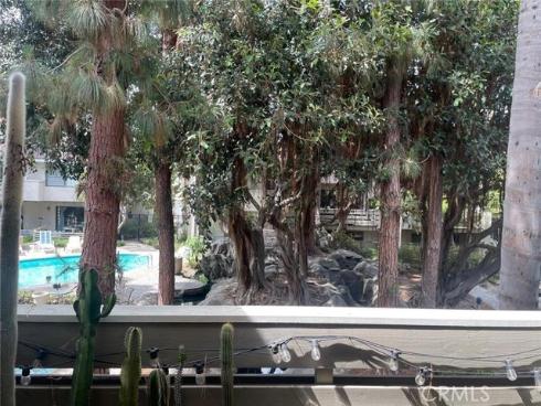 404  Brighton Springs  , Costa Mesa, CA