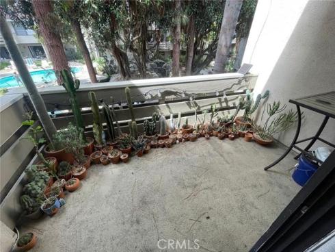 404  Brighton Springs  , Costa Mesa, CA