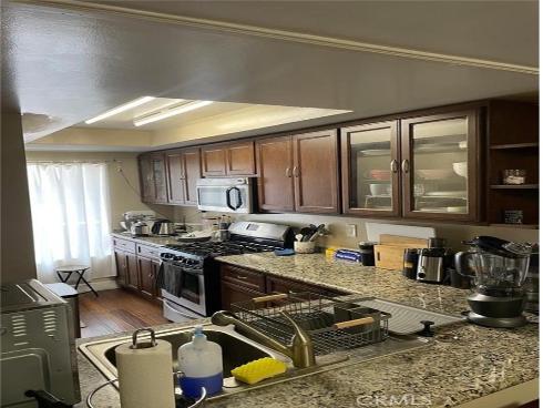 404  Brighton Springs  , Costa Mesa, CA
