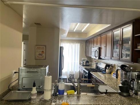 404  Brighton Springs  , Costa Mesa, CA