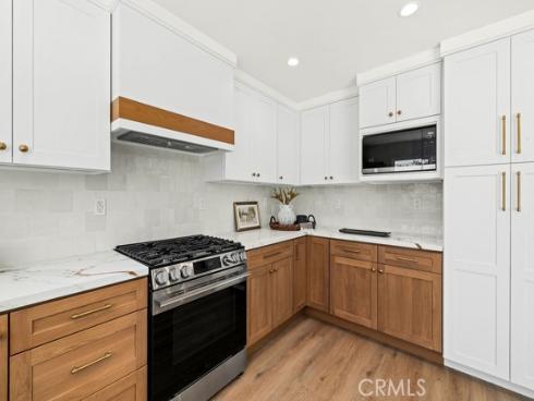 937  Carnation  , Costa Mesa, CA