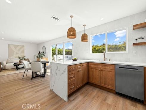 937  Carnation  , Costa Mesa, CA