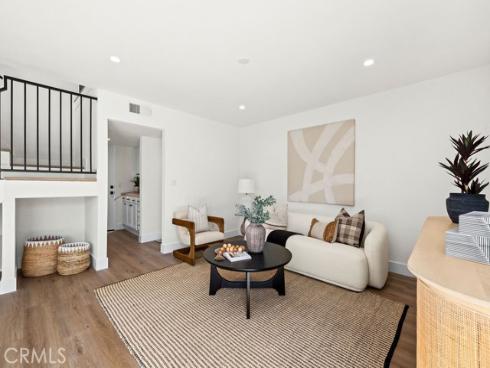 937  Carnation  , Costa Mesa, CA