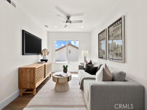 937  Carnation  , Costa Mesa, CA
