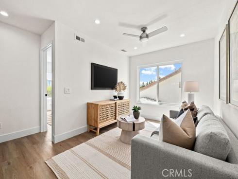937  Carnation  , Costa Mesa, CA