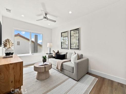 937  Carnation  , Costa Mesa, CA