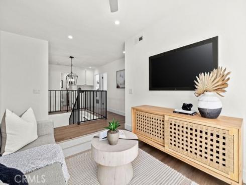 937  Carnation  , Costa Mesa, CA