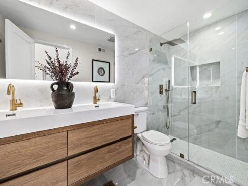 937  Carnation  , Costa Mesa, CA