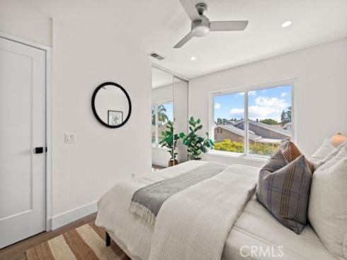 937  Carnation  , Costa Mesa, CA