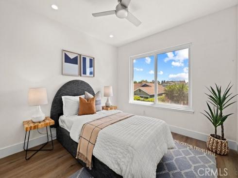 937  Carnation  , Costa Mesa, CA
