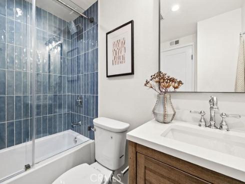 937  Carnation  , Costa Mesa, CA
