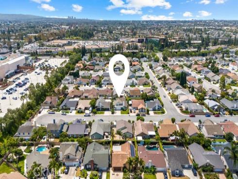 937  Carnation  , Costa Mesa, CA