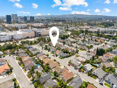 937  Carnation  , Costa Mesa, CA