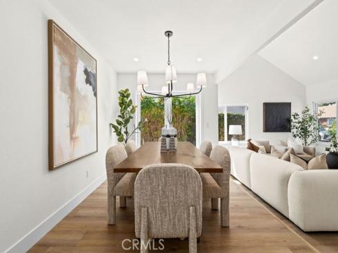 937  Carnation  , Costa Mesa, CA