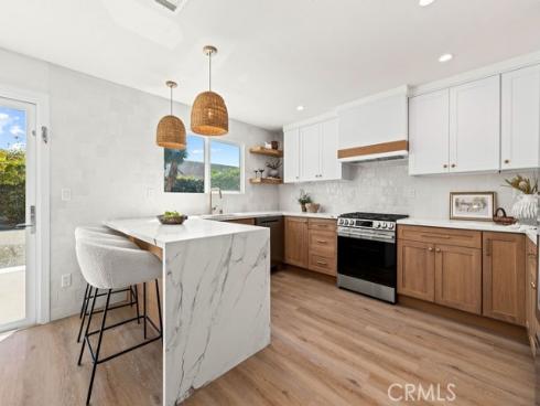 937  Carnation  , Costa Mesa, CA