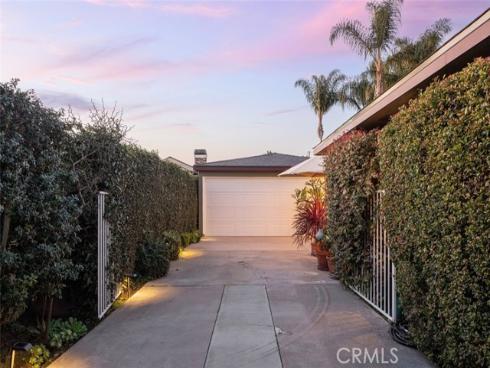 2011  Tustin   Avenue, Costa Mesa, CA