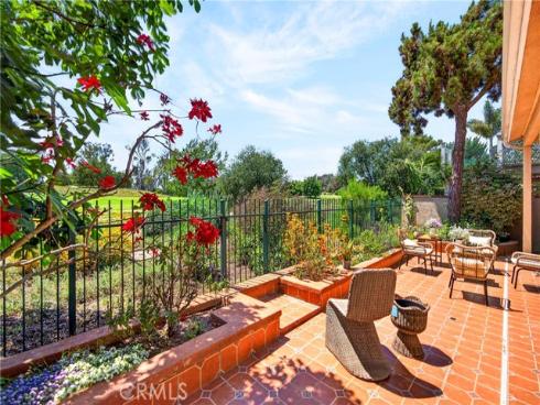 137  The Masters Circle  , Costa Mesa, CA