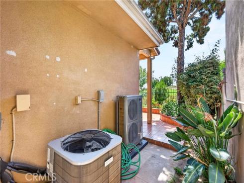 137  The Masters Circle  , Costa Mesa, CA