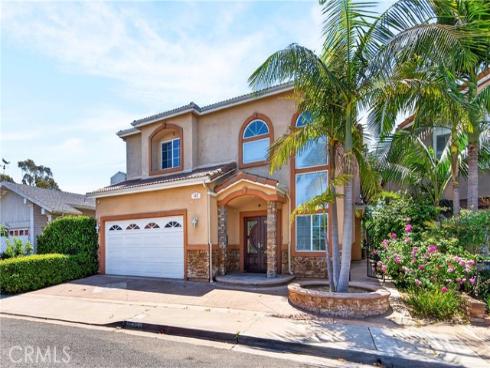 137  The Masters Circle  , Costa Mesa, CA
