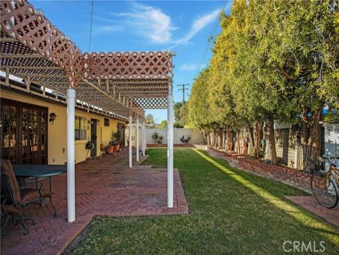 2968  Ceylon  , Costa Mesa, CA