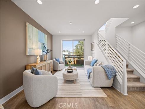 645 W 17th  , Costa Mesa, CA