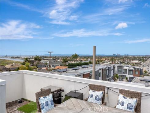 2105  Two Harbors   Circle, Costa Mesa, CA