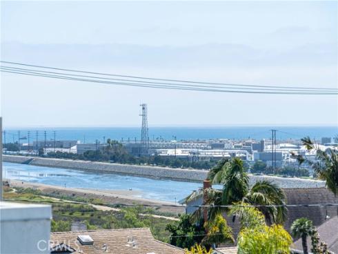 2105  Two Harbors   Circle, Costa Mesa, CA