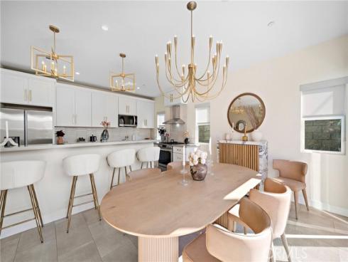 2573  Elden  D  Avenue, Costa Mesa, CA