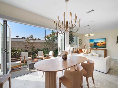 2573  Elden  D  Avenue, Costa Mesa, CA