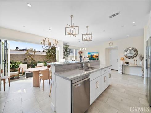 2573  Elden  D  Avenue, Costa Mesa, CA