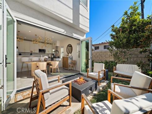 2573  Elden  D  Avenue, Costa Mesa, CA