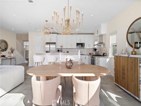 2573  Elden  D  Avenue, Costa Mesa, CA