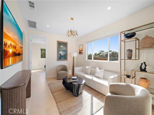 2573  Elden  D  Avenue, Costa Mesa, CA