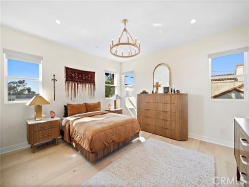 2573  Elden  D  Avenue, Costa Mesa, CA