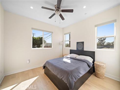 2573  Elden  D  Avenue, Costa Mesa, CA