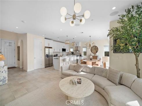 2573  Elden  D  Avenue, Costa Mesa, CA