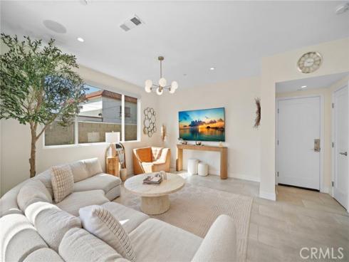 2573  Elden  D  Avenue, Costa Mesa, CA