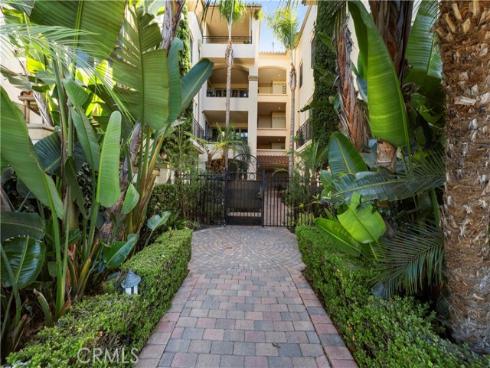 401  Bernard  409  Street, Costa Mesa, CA