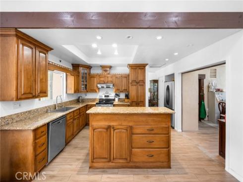 1099  Salinas  , Costa Mesa, CA