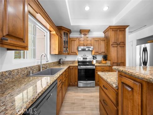 1099  Salinas  , Costa Mesa, CA