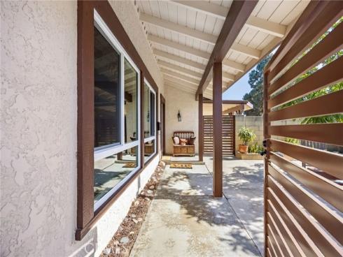 1099  Salinas  , Costa Mesa, CA