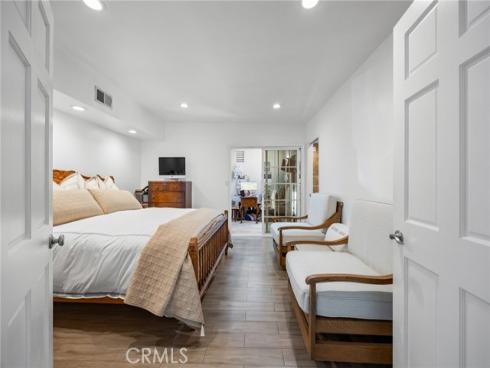 1099  Salinas  , Costa Mesa, CA