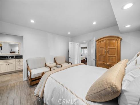 1099  Salinas  , Costa Mesa, CA