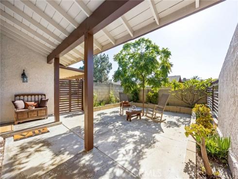 1099  Salinas  , Costa Mesa, CA