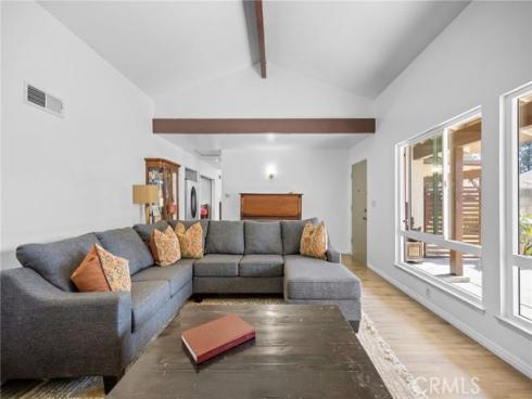1099  Salinas  , Costa Mesa, CA