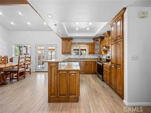 1099  Salinas  , Costa Mesa, CA
