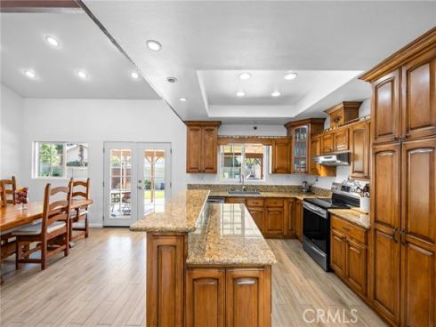 1099  Salinas  , Costa Mesa, CA