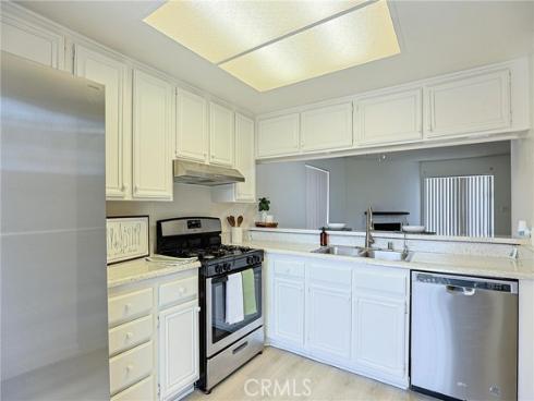 290  Victoria  29 (F8)  Street, Costa Mesa, CA