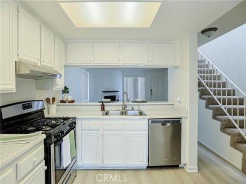 290  Victoria  29 (F8)  Street, Costa Mesa, CA
