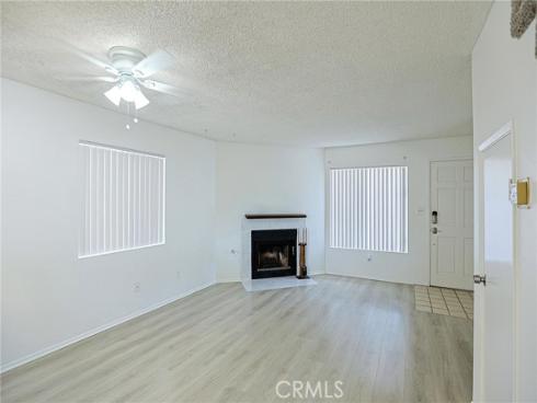 290  Victoria  29 (F8)  Street, Costa Mesa, CA